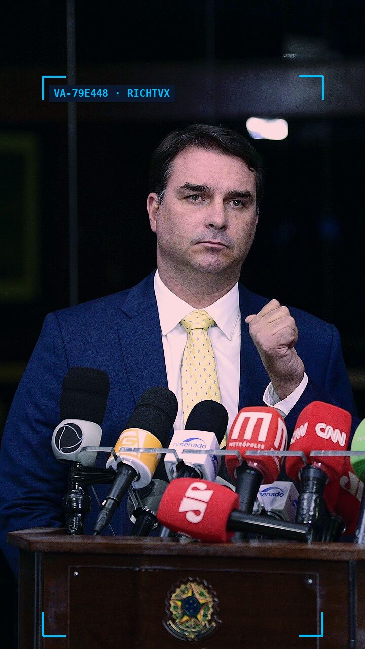 Flávio Bolsonaro Arrives in Miami Following Brazil Election Defeat